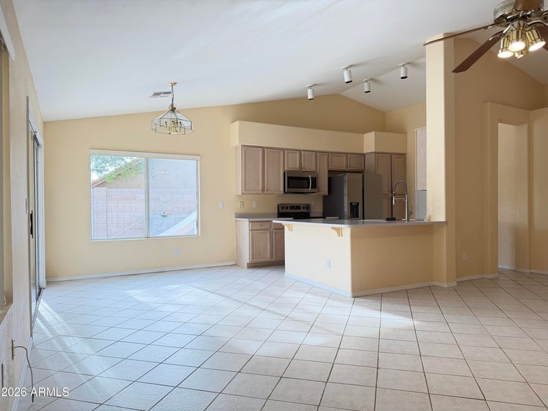 7283 Tina Ln, Glendale, AZ 85310