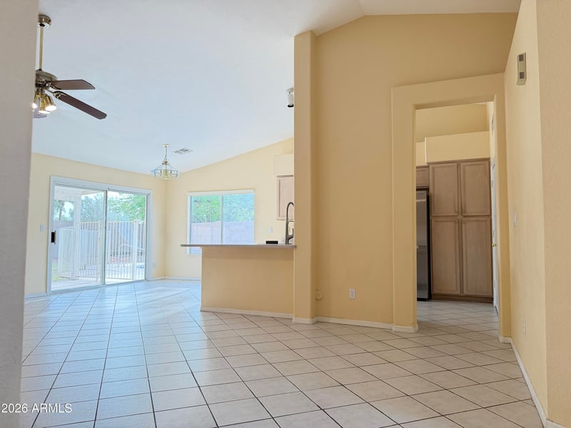 7283 Tina Ln, Glendale, AZ 85310