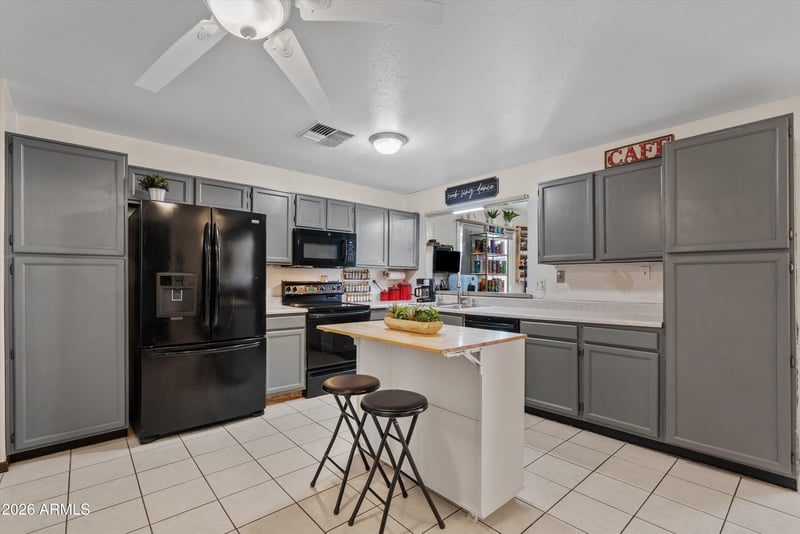 729 E Huber St, Mesa, AZ 85203