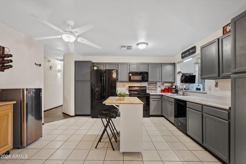 729 E Huber St, Mesa, AZ 85203
