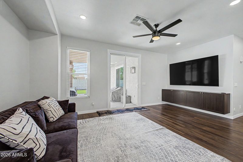 73 E Mill Reef Dr, San Tan Valley, AZ 85143