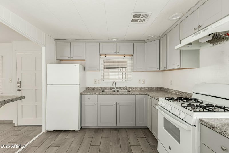 730 Country Club Dr #5, Mesa, AZ 85210