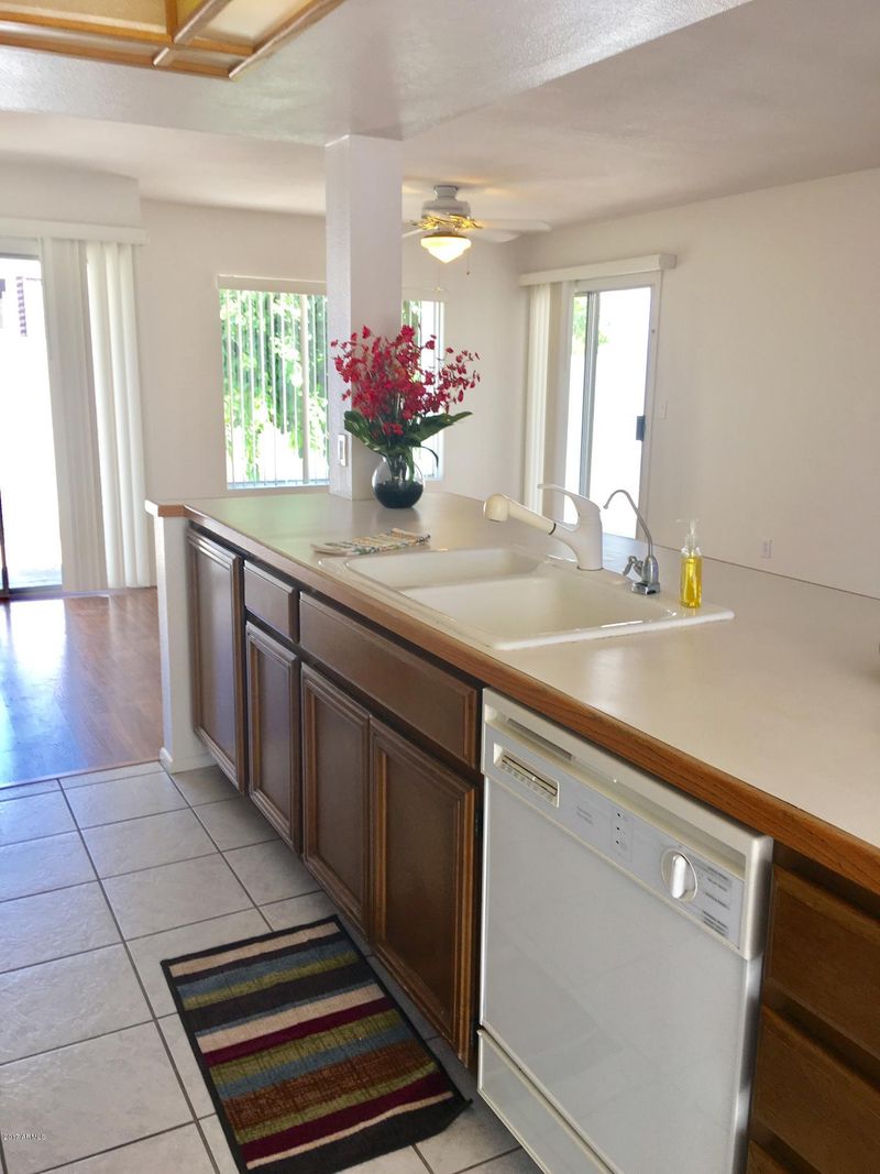 730 E Michelle Dr, Phoenix, AZ 85022