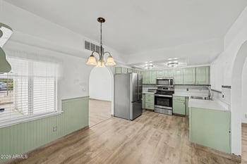 730 S Whiting Cir, Mesa, AZ 85204