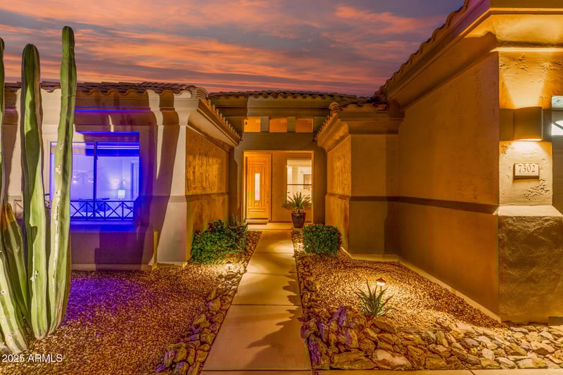 7302 Minton Cir, Mesa, AZ 85207