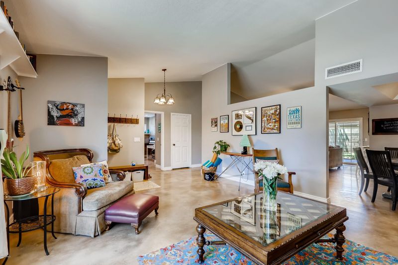 7302 W Windrose Dr, Peoria, AZ 85381