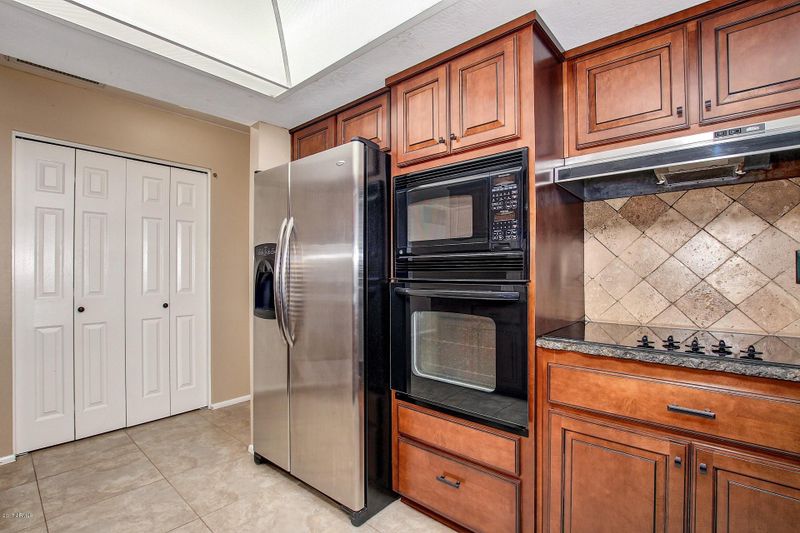 7303 W Saint John Rd, Glendale, AZ 85308