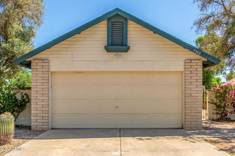 7303 W Shaw Butte Dr, Peoria, AZ 85345
