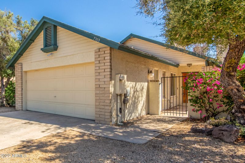 7303 W Shaw Butte Dr, Peoria, AZ 85345