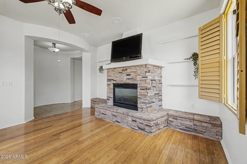 7307 N 73rd Dr, Glendale, AZ 85303