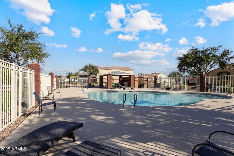 7311 90th Ave, Glendale, AZ 85305