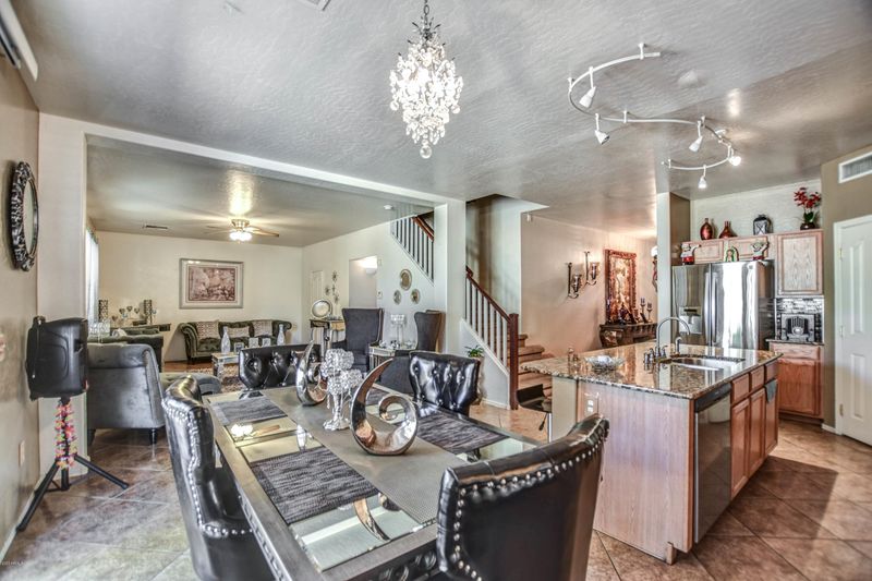 7311 N 73rd Dr, Glendale, AZ 85303