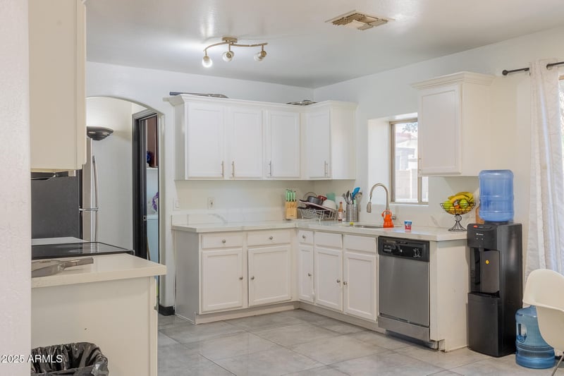 7312 Ocotillo Rd, Glendale, AZ 85303