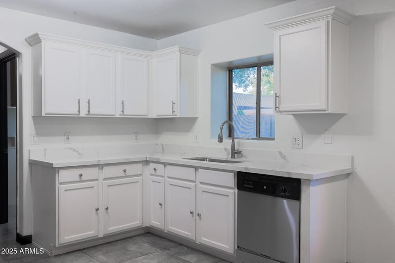 7312 Ocotillo Rd, Glendale, AZ 85303