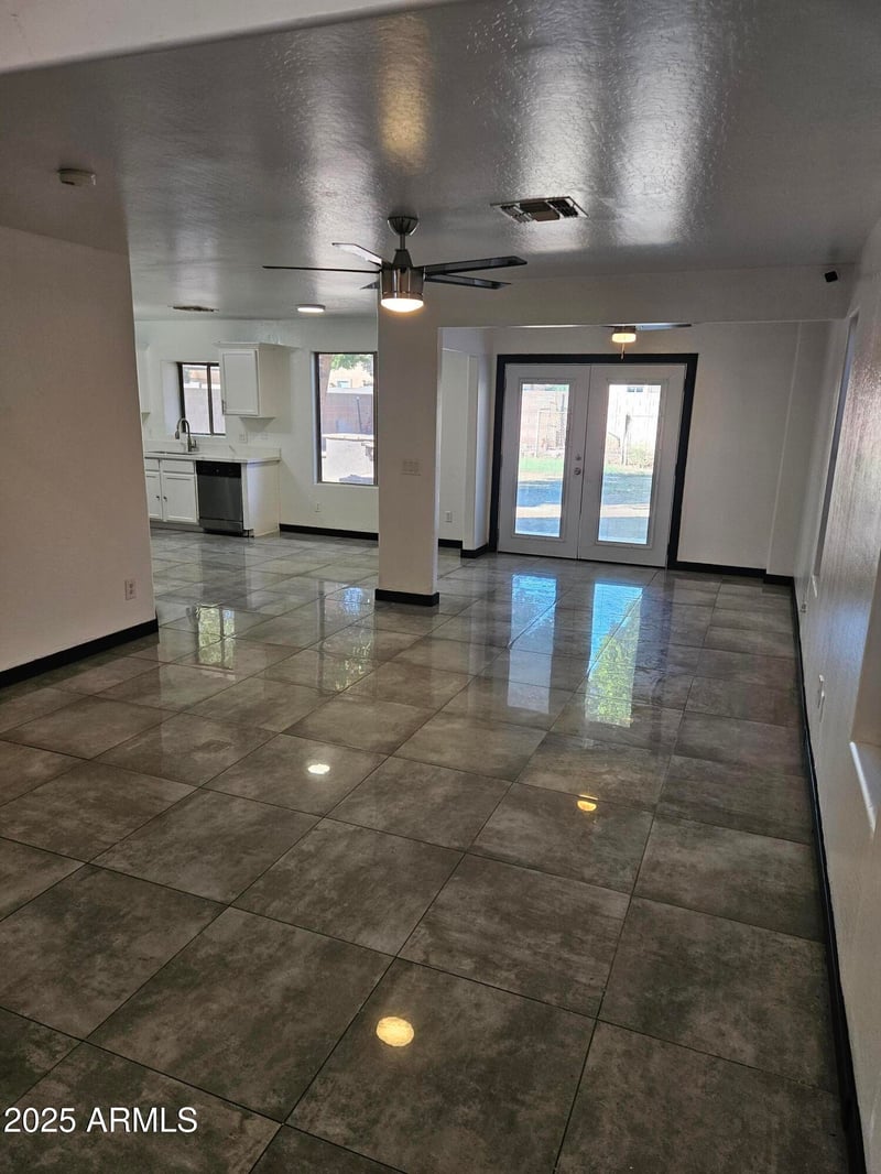 7312 Ocotillo Rd, Glendale, AZ 85303