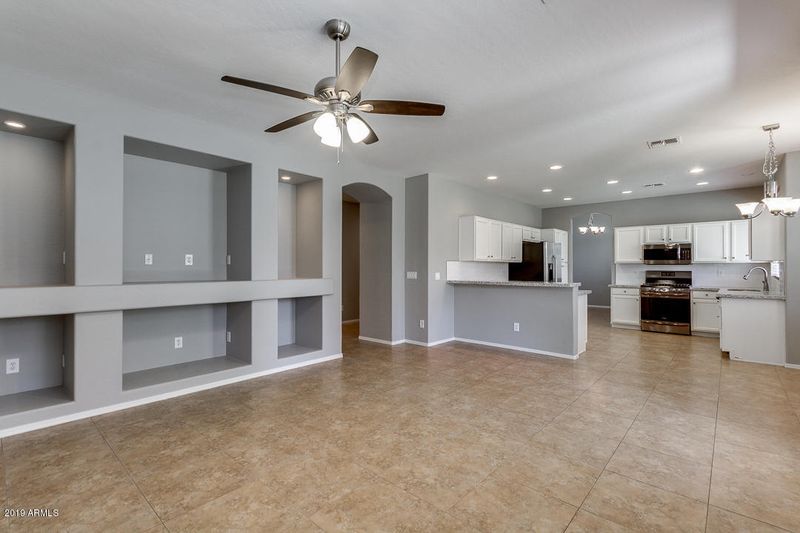 7313 E Mallory Cir, Mesa, AZ 85207