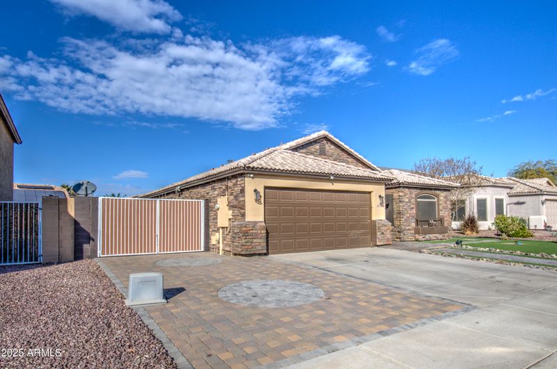 7318 W Jones Ave, Phoenix, AZ 85043