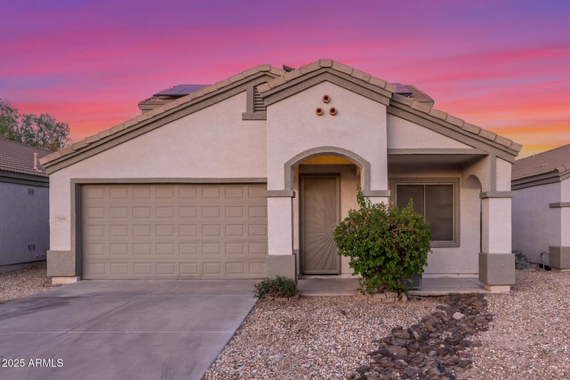 7319 56th Dr, Laveen, AZ 85339