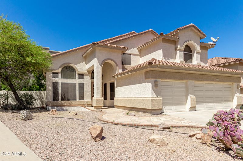 732 E Hiddenview Dr, Phoenix, AZ 85048