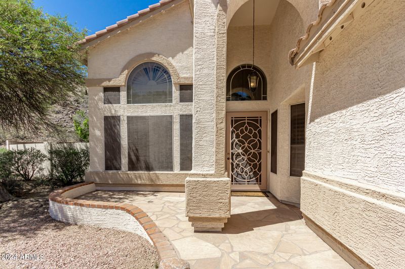 732 E Hiddenview Dr, Phoenix, AZ 85048