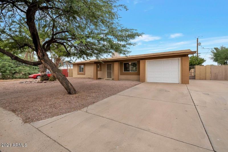 732 E Peppertree Ave, Apache Junction, AZ 85119
