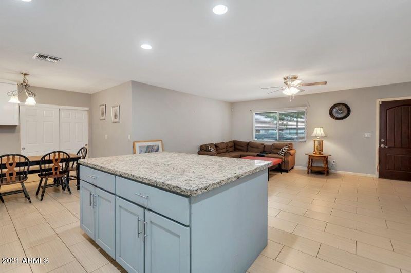 732 E Peppertree Ave, Apache Junction, AZ 85119
