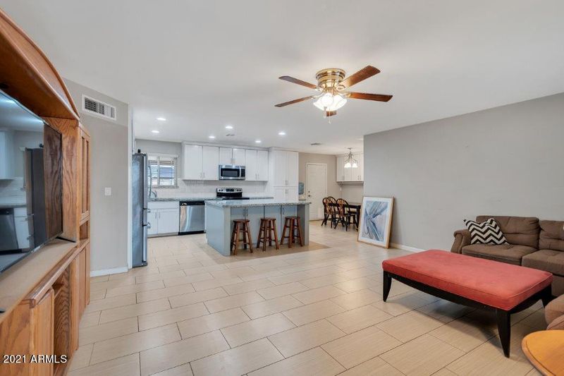 732 E Peppertree Ave, Apache Junction, AZ 85119