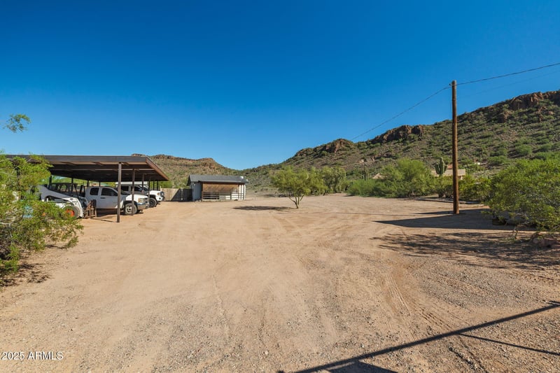 732 Honda Bow Rd, Phoenix, AZ 85086