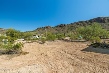 732 Honda Bow Rd, Phoenix, AZ 85086