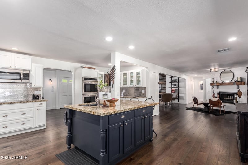 732 Redfield Rd, Gilbert, AZ 85234