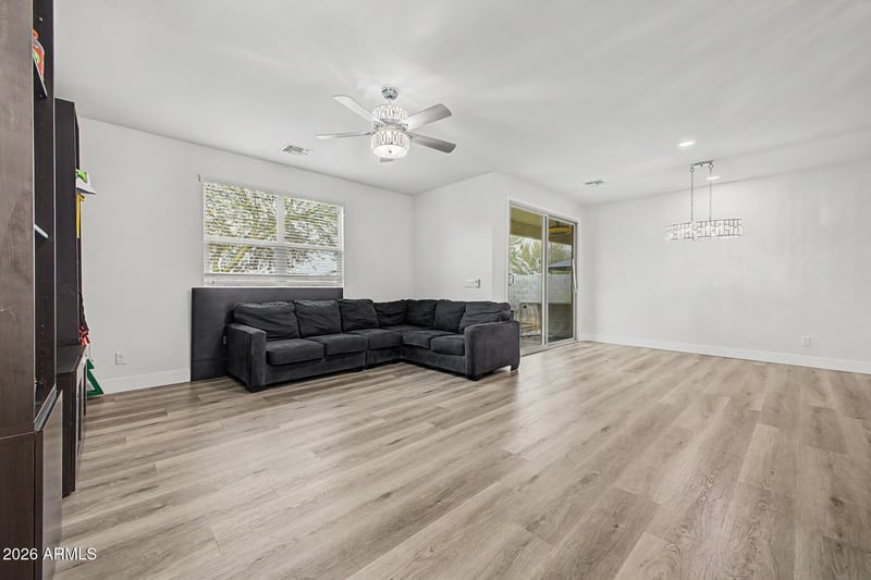 7321 123rd Dr, Glendale, AZ 85307
