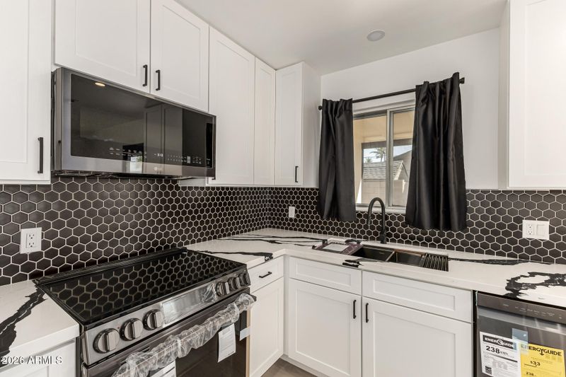 7323 N 16th Pl, Phoenix, AZ 85020