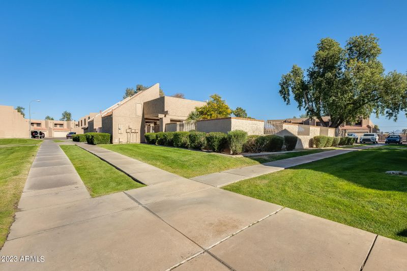 7323 N 43rd Ln, Glendale, AZ 85301