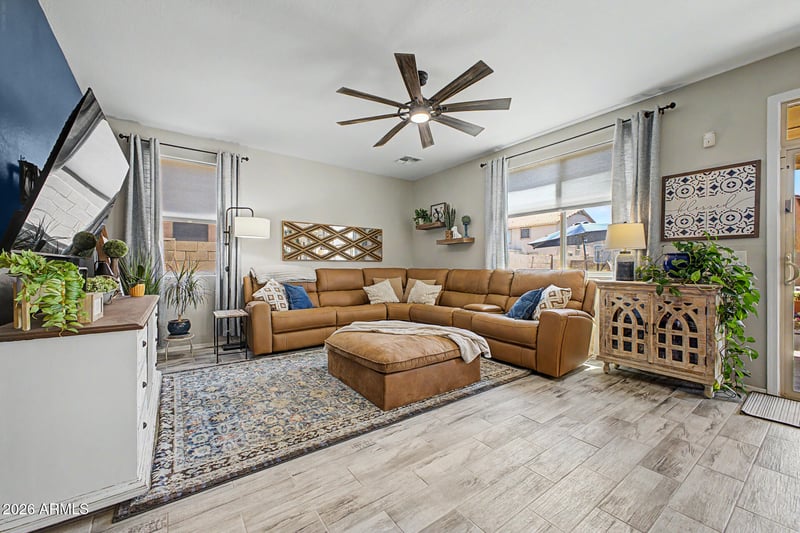 7327 Glass Ln, Laveen, AZ 85339