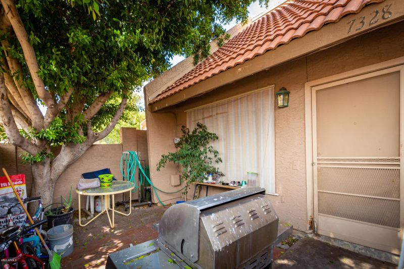 7328 N 43rd Dr, Glendale, AZ 85301