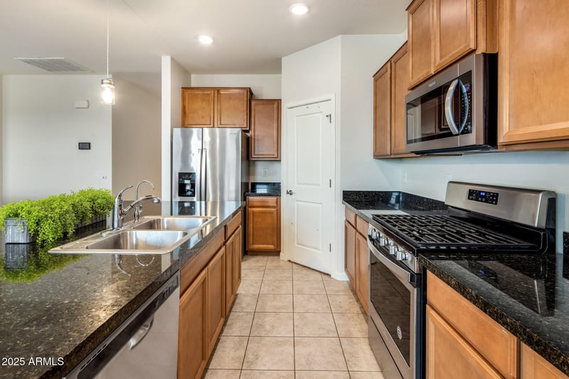 7329 123rd Dr, Glendale, AZ 85307