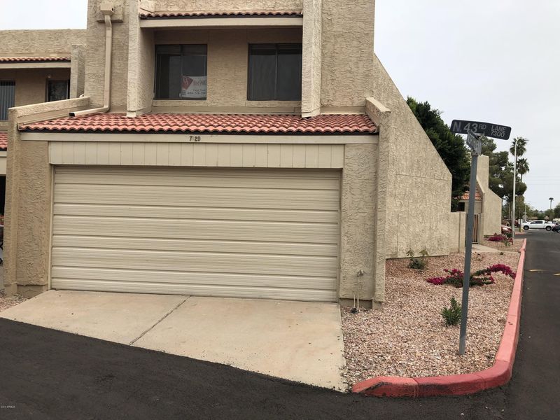 7329 N 43rd Ln, Glendale, AZ 85301