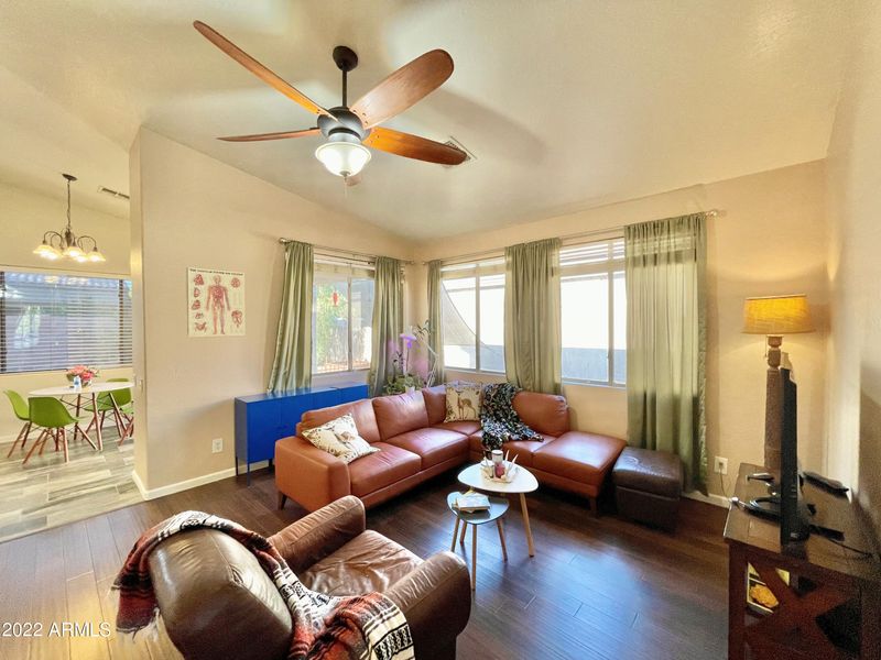 7330 W Pioneer St, Phoenix, AZ 85043