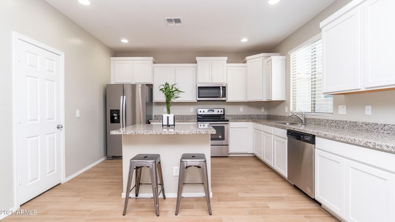 7332 W Preston Ln, Phoenix, AZ 85043