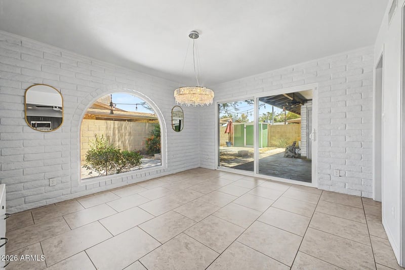 7335 N 11th St, Phoenix, AZ 85020