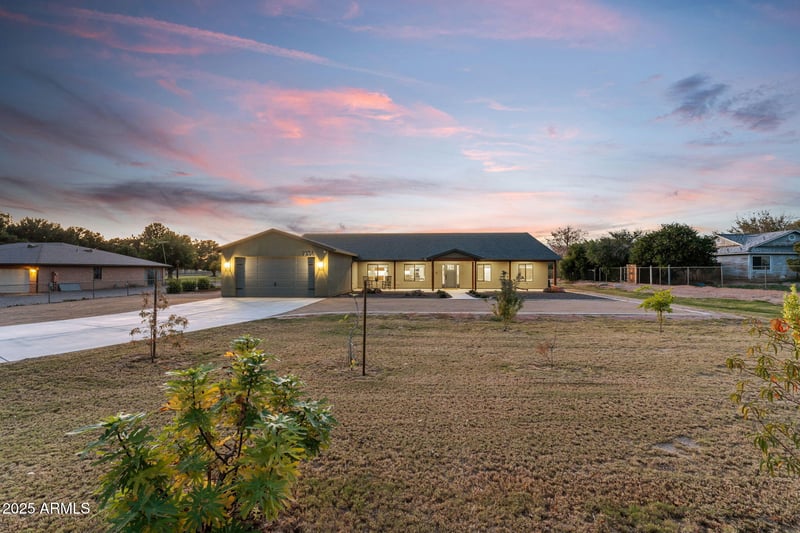 7336 N 181st Ave, Waddell, AZ 85355