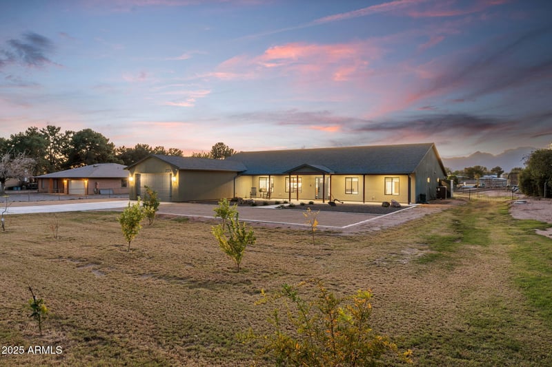 7336 N 181st Ave, Waddell, AZ 85355