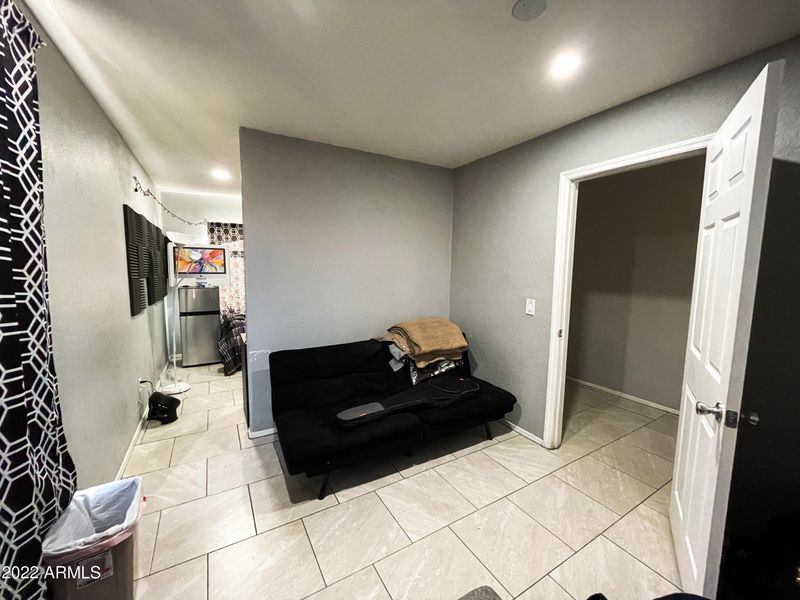 7336 W Raymond St, Phoenix, AZ 85043