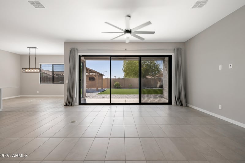 7338 80th Ln, Glendale, AZ 85303