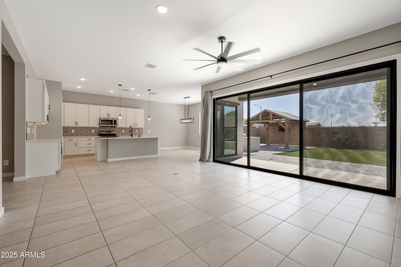 7338 80th Ln, Glendale, AZ 85303
