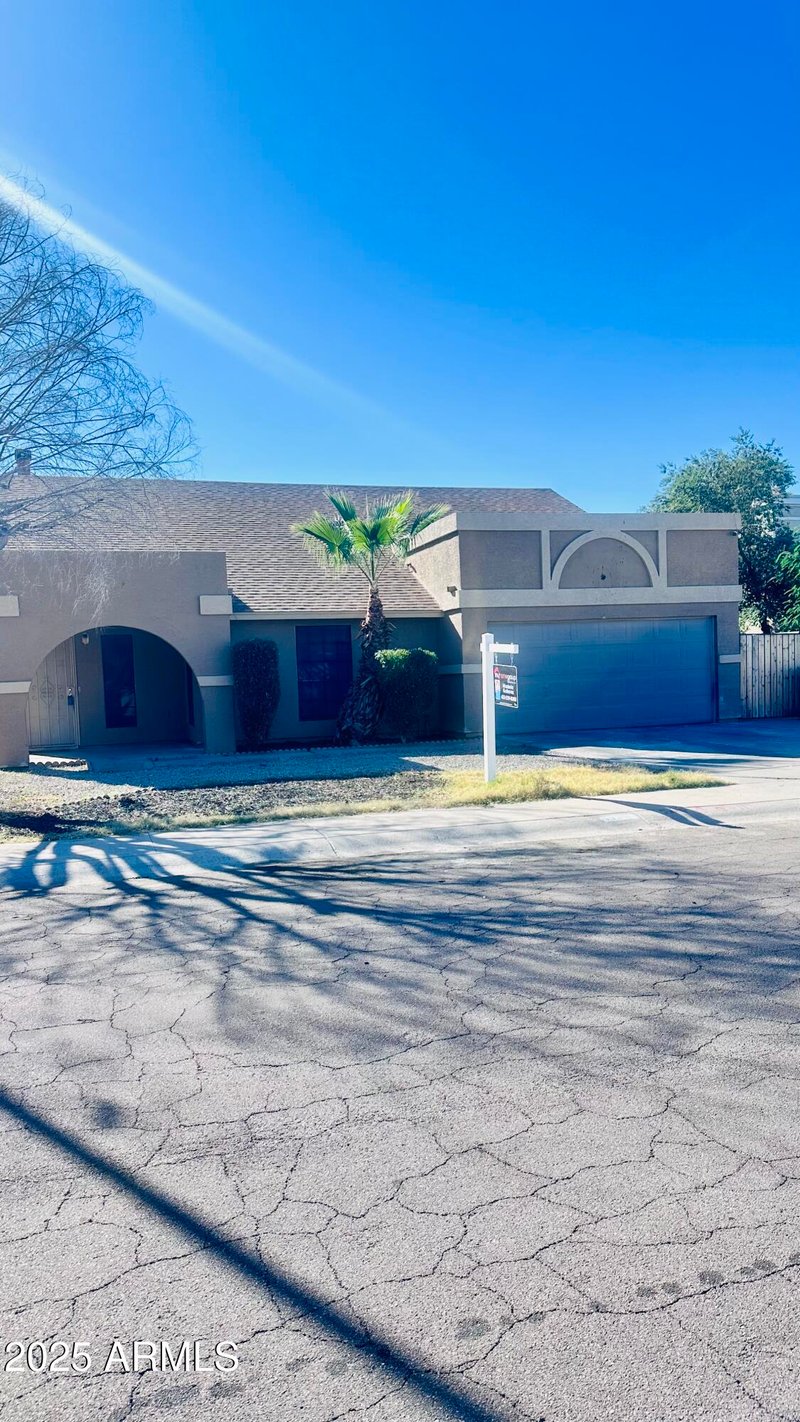 7339 Krall St, Glendale, AZ 85303