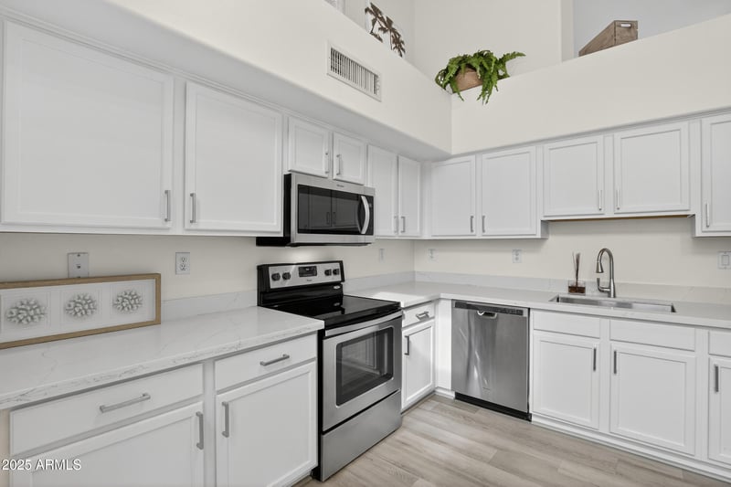 734 Beck Ave, Tempe, AZ 85281