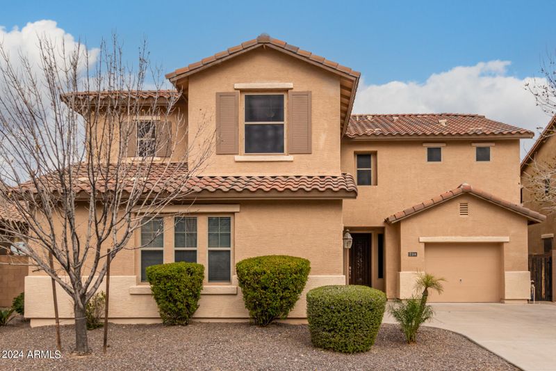 734 E Kingbird Dr, Gilbert, AZ 85297