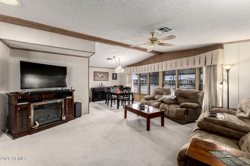 734 S 82nd Way, Mesa, AZ 85208