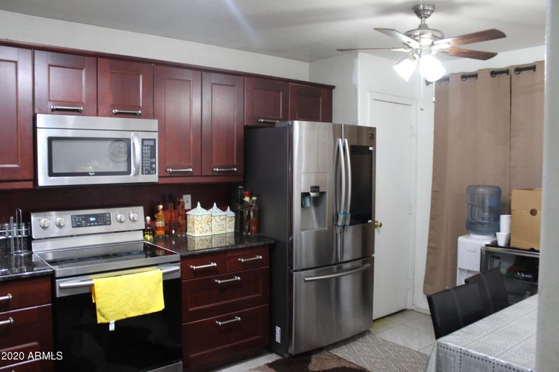 7341 N 70th Dr, Glendale, AZ 85303